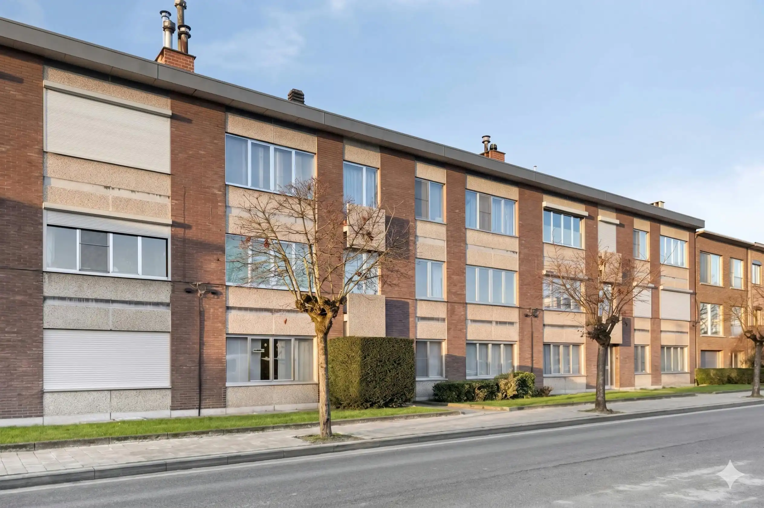 Lichtrijk appartement met 2 slaapkamers te koop in Wilrijk  foto {{pictureIndex}}