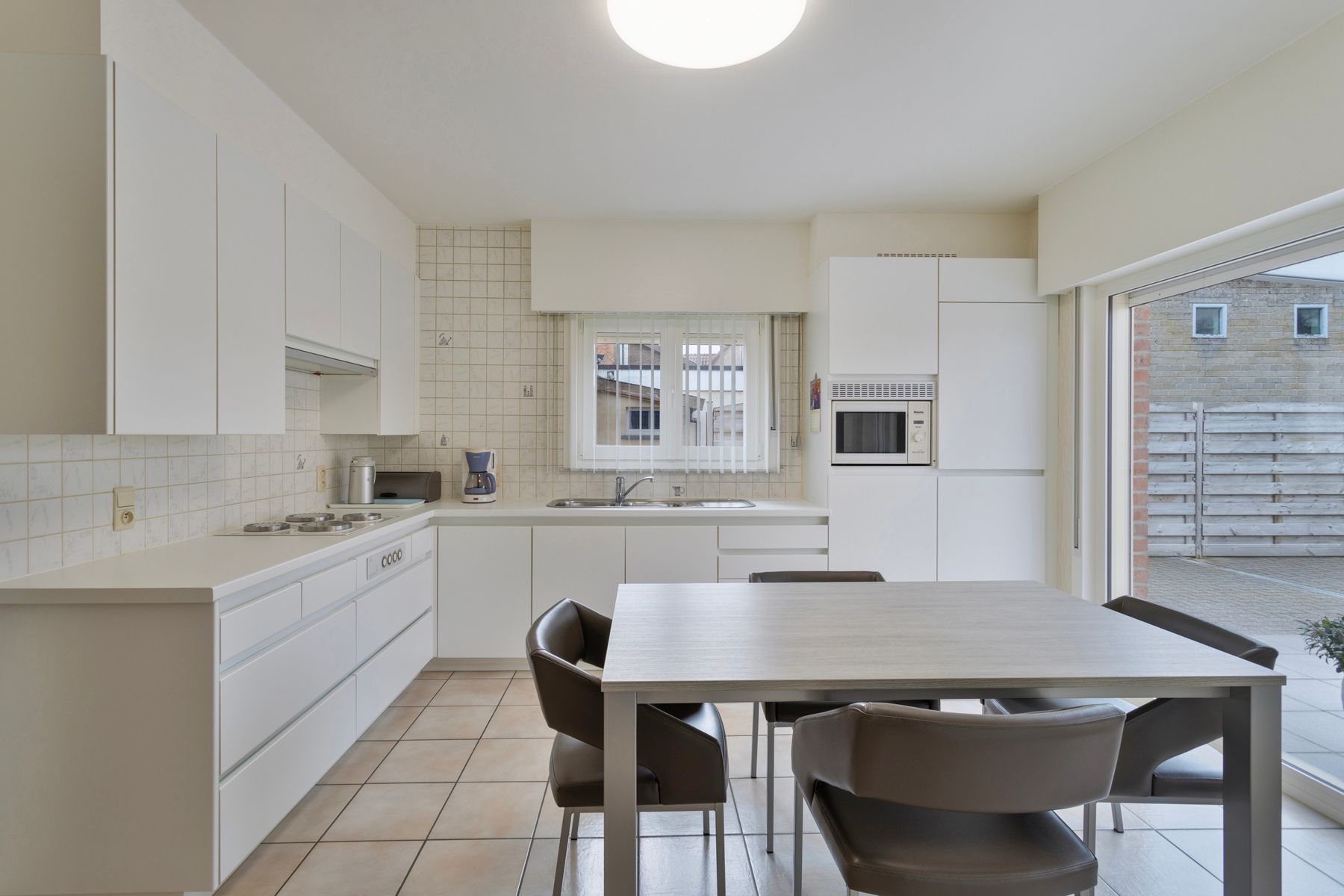 Open bebouwing met 3 slaapkamers en tuin! foto 13