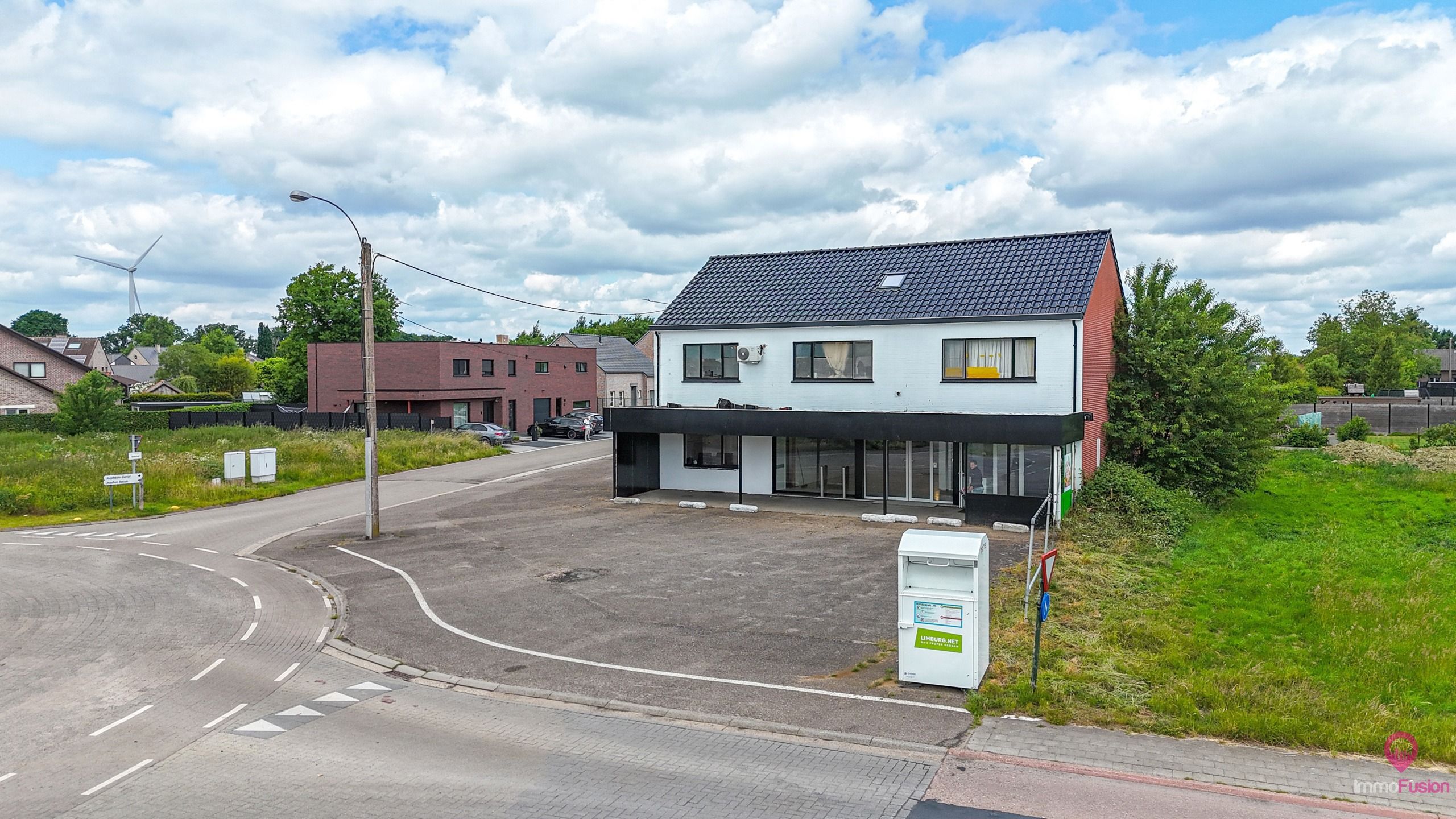Handelspand met 2 studio’s op toplocatie in Heusden-Zolder! foto 4