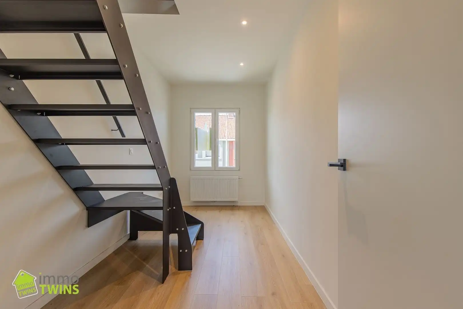 Te koop Instapklare ruime woning met achterliggende weide in Zele foto 27