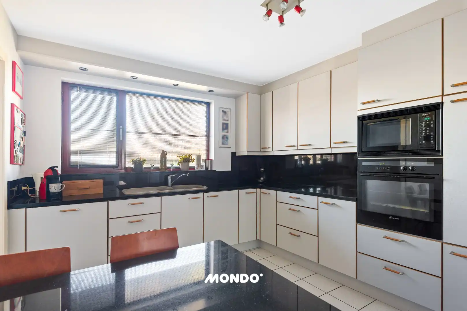 Ruim appartement met drie slaapkamers foto 7