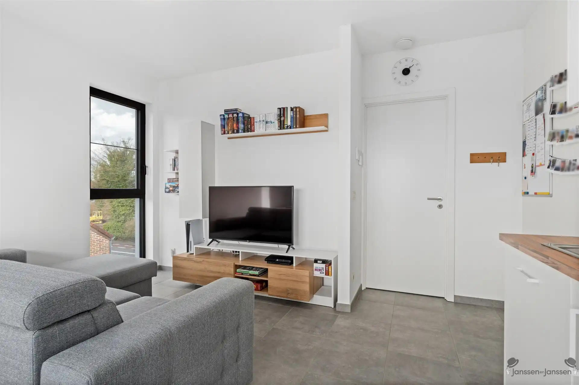 Volledig afgewerkt BEN appartement (2de verd.) met garage foto 8