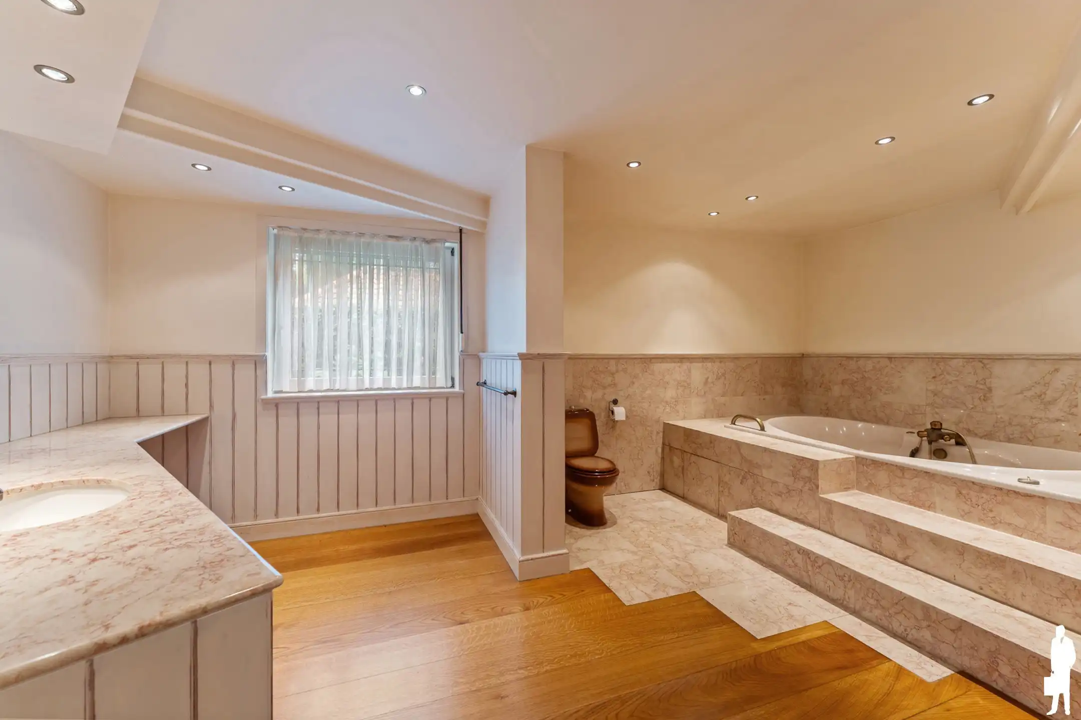 Verrassend ruime villa op prachtig perceel van ca. 4.175 m² foto 24
