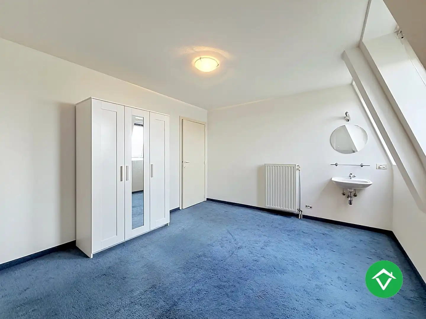 Instapklaar dakappartement met 4 slaapkamers, 2 terrassen en autostaanplaats te Roeselare (160m²) foto 17