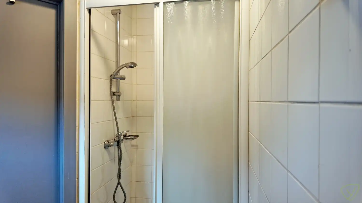 Instapklaar appartement te huur nabij centrum Eeklo! foto 9