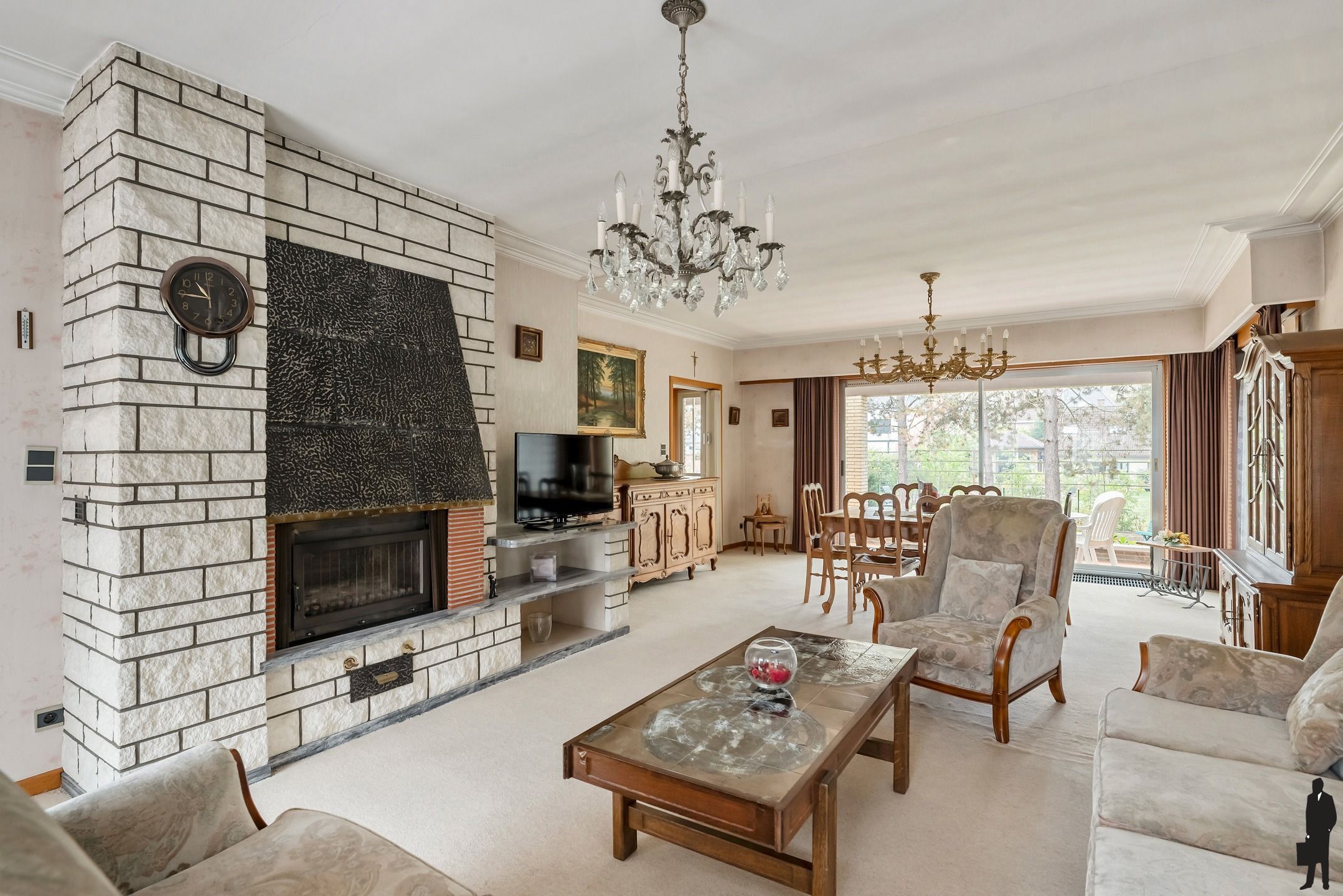 Ruime en rustig gelegen villa (341 m²) met 5 slk op een mooi perceel van 942 m². foto 8