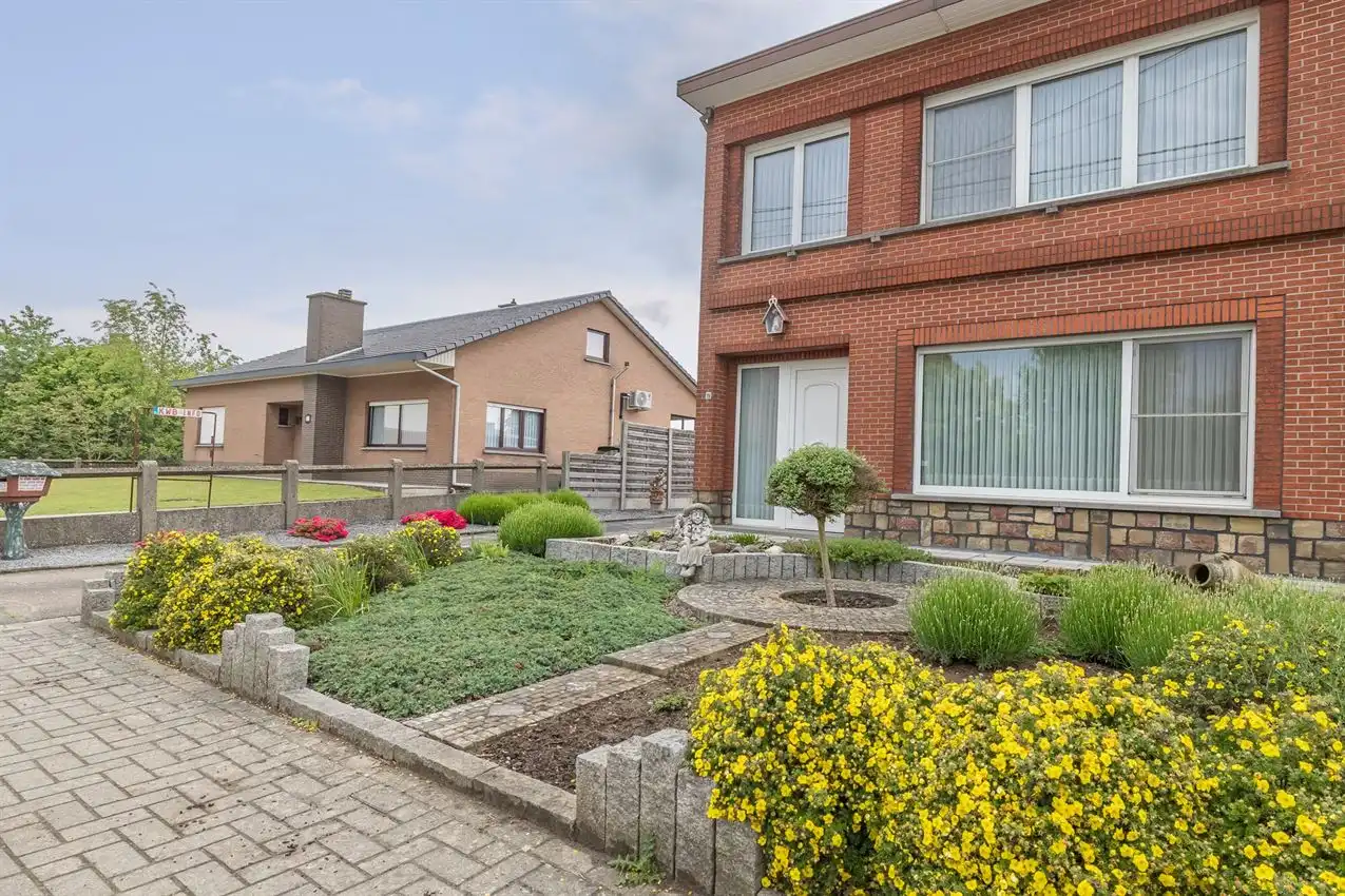 Woning met 3 slaapkamers, veranda en ruime tuin foto 17