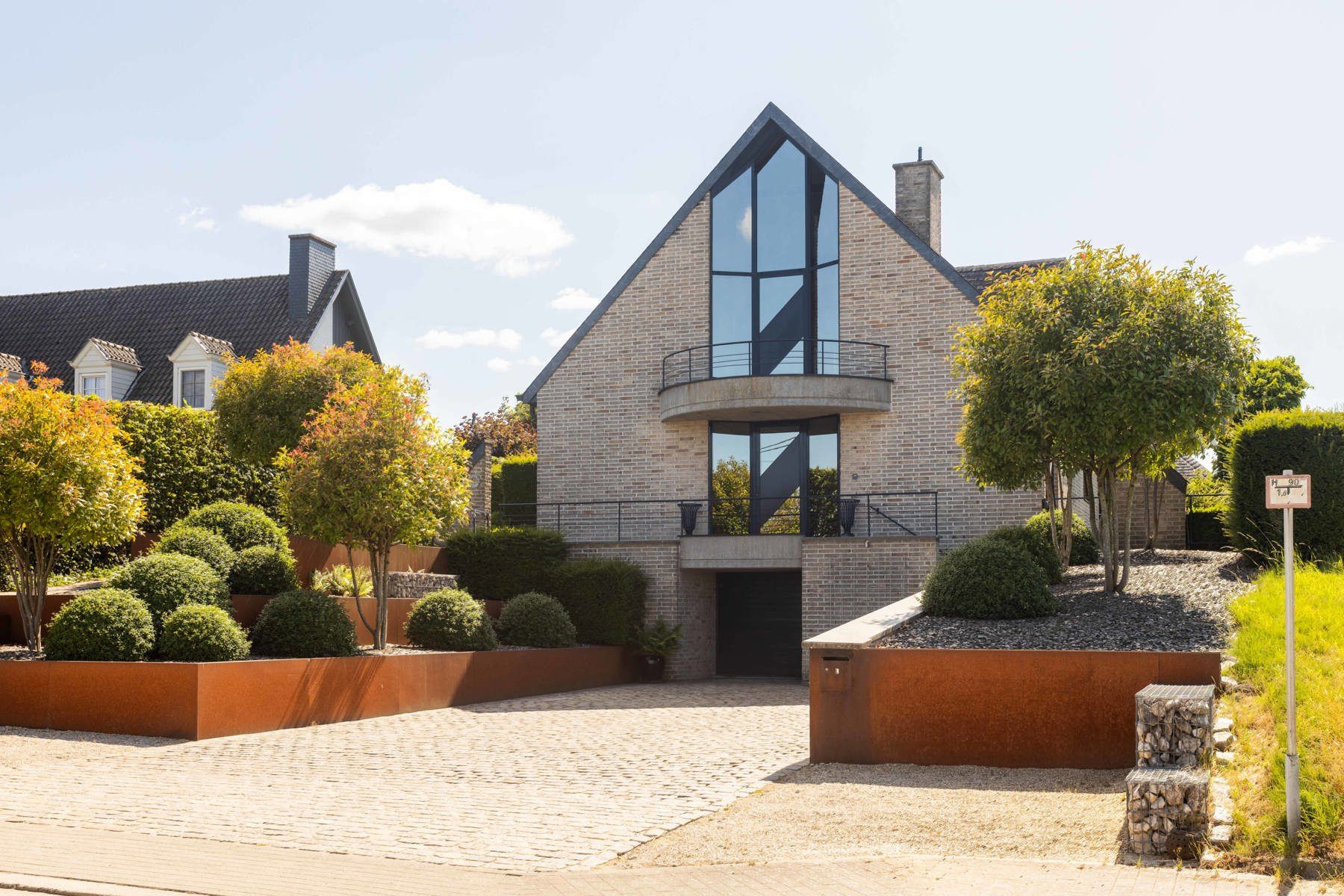 Charmante woning op toplocatie in Geraardsbergen foto {{pictureIndex}}