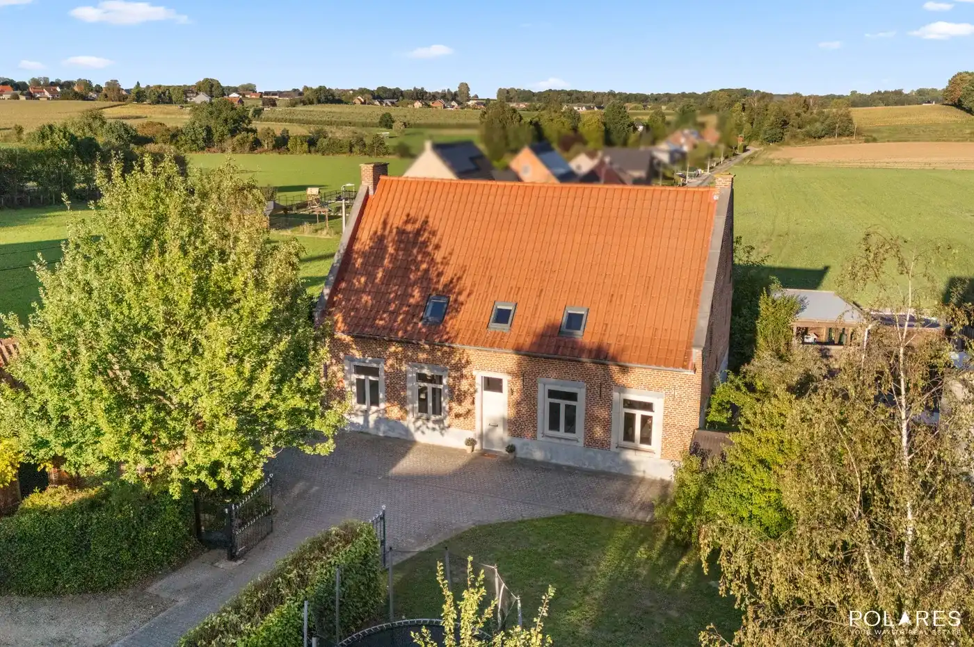 Historisch landhuis met modern comfort in het hart van Binkom foto {{pictureIndex}}