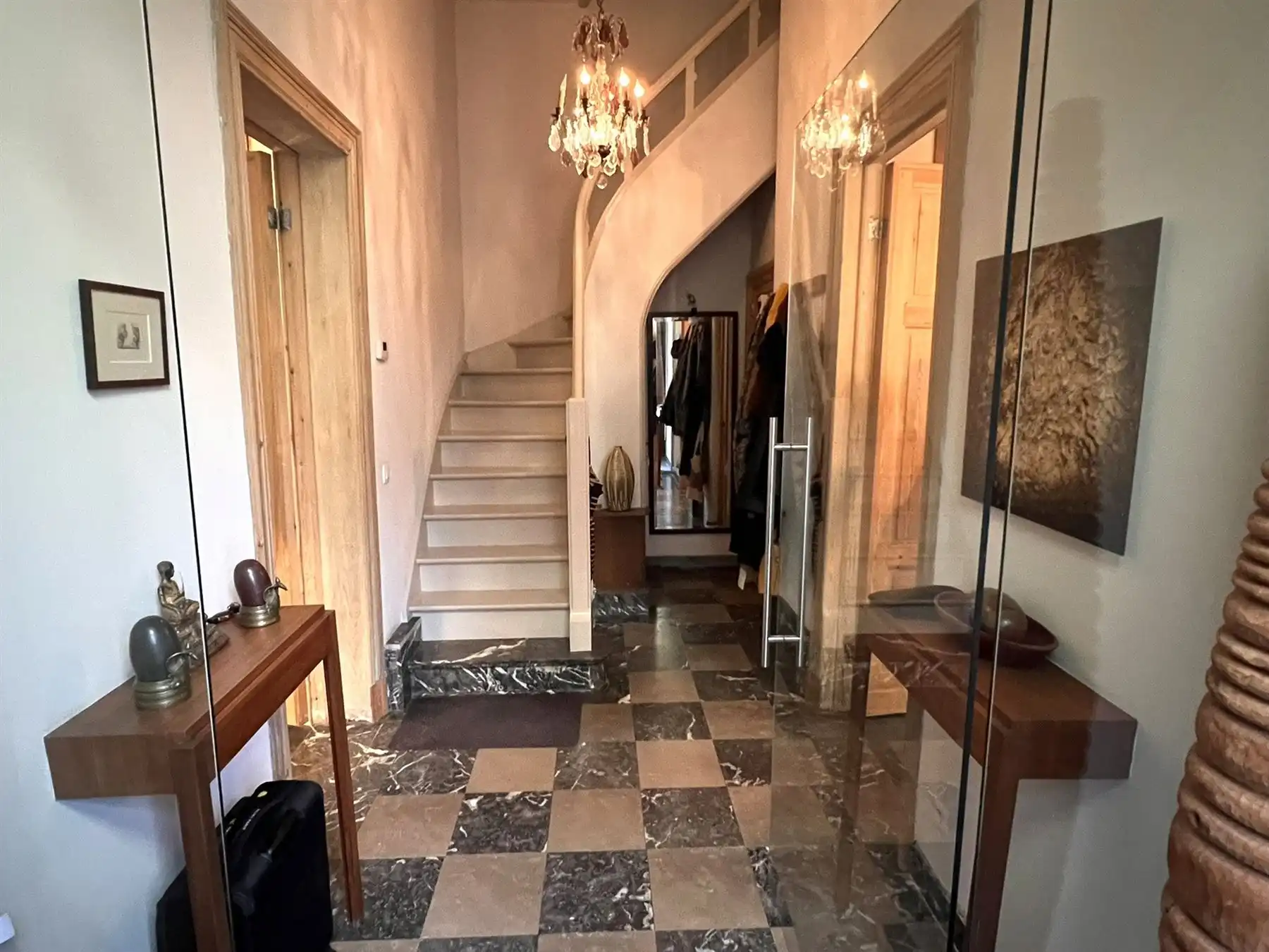 Karaktervol gerenoveerd burgerhuis met atelier foto 4
