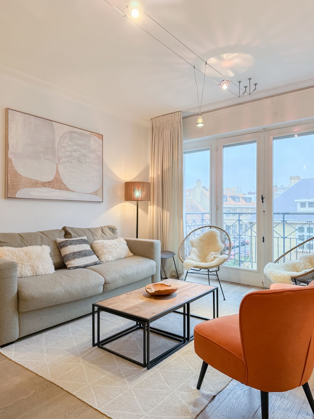 Zonnig appartement met open uitzicht op de Heilig Hartkerk foto 12