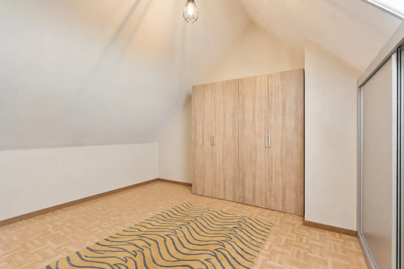 Appartement met 3 of 4 slaapkamers nabij het centrum. foto 19