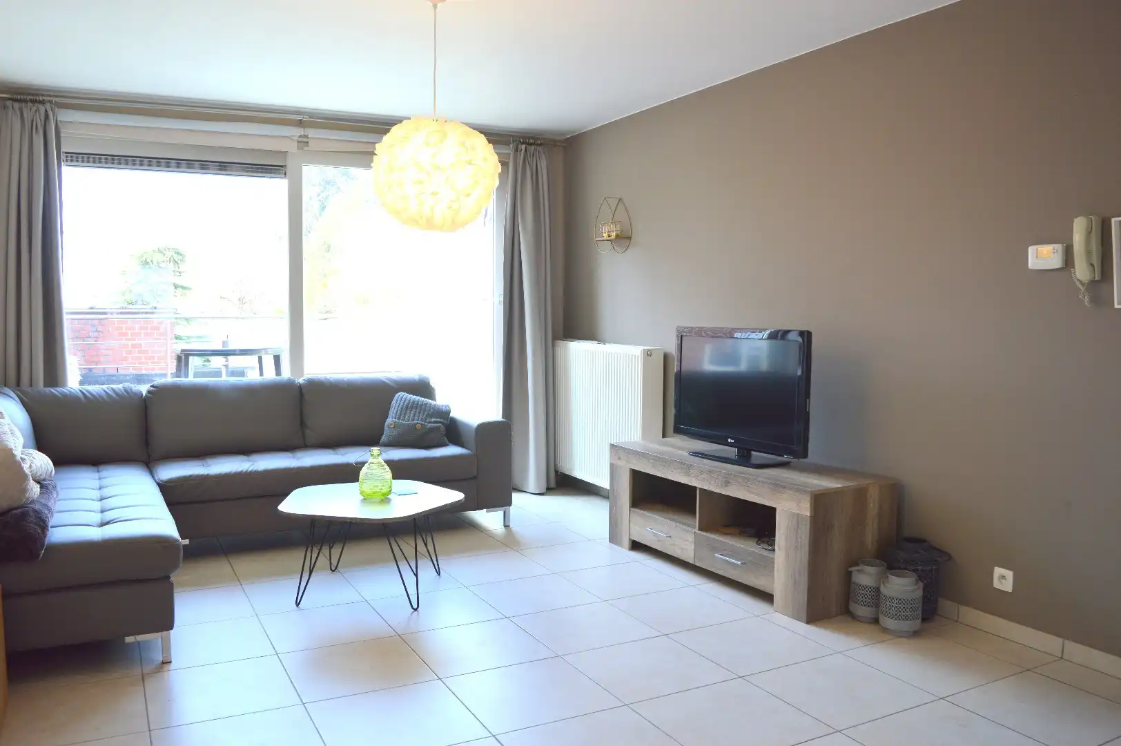 Verzorgd duplexappartement met 2 slaapkamers en garage te koop in Gullegem-centrum foto 3