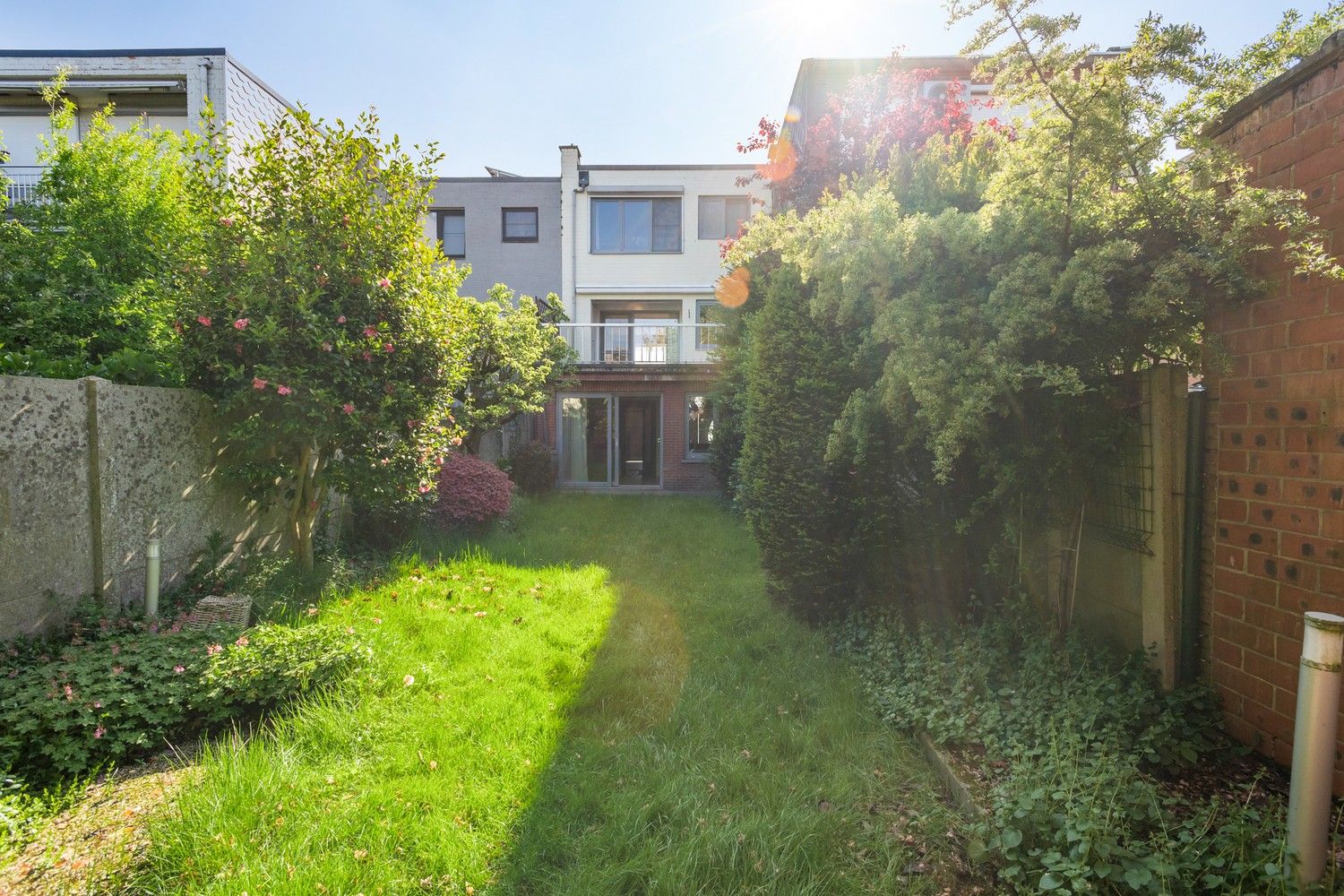 Bel-etage met 3 slaapkamers, een garage en tuin in Borsbeek! foto {{pictureIndex}}