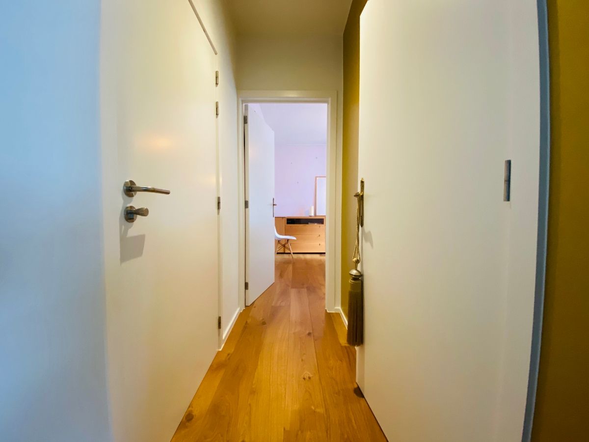 Super design Flat 95 m2 met gesloten garagebox en kelder foto 29