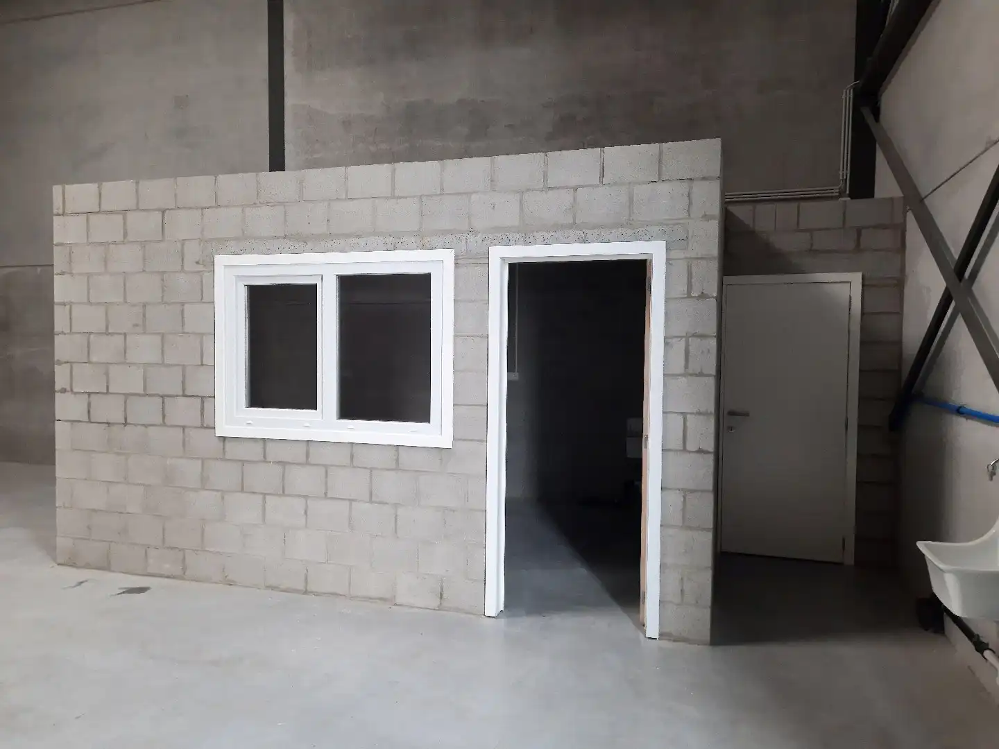PARK AS: Splinternieuwe KMO-unit van 144 m² met flexibele invulling en professionele uitstraling. foto 11