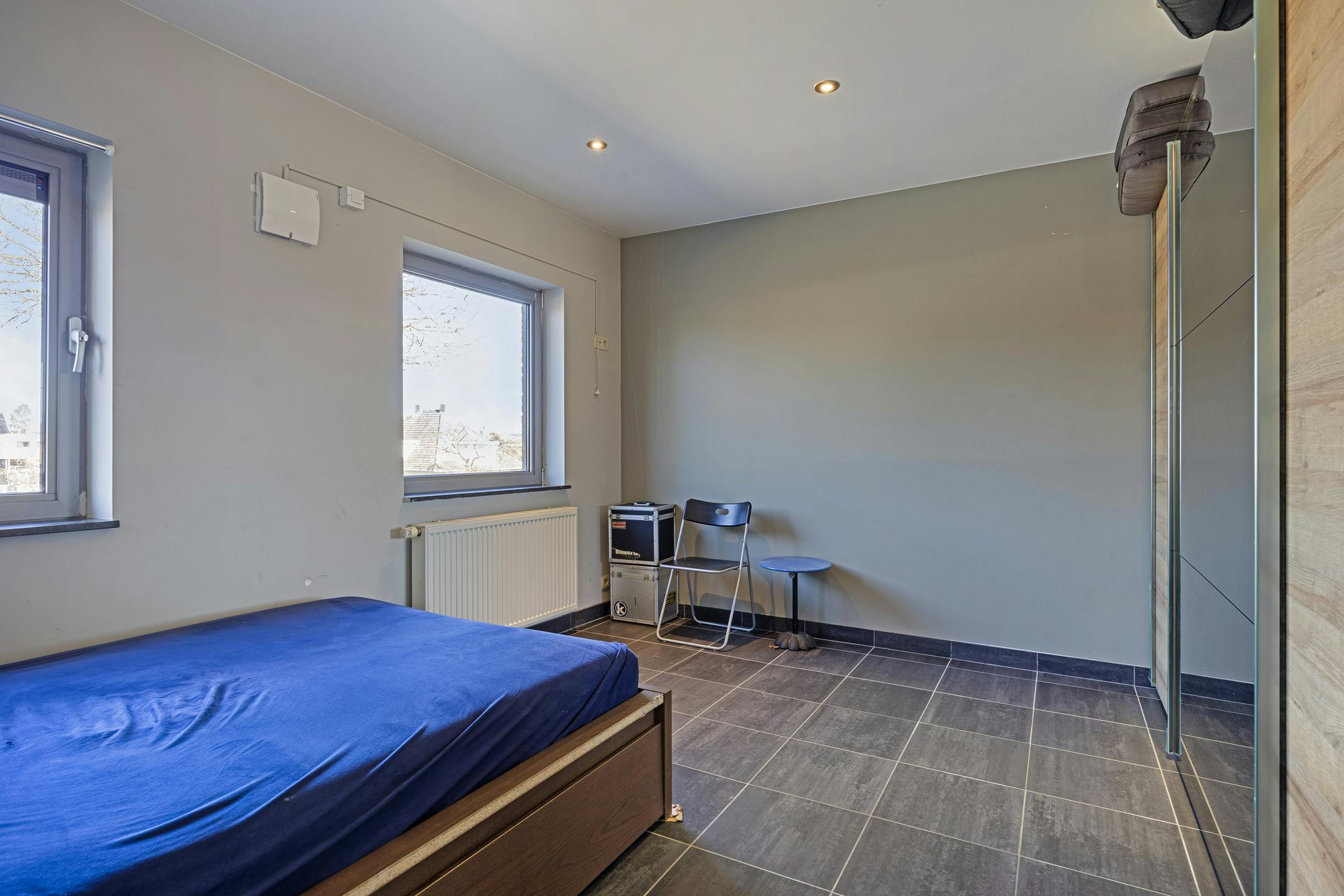 Appartement met groot terras te koop in Maasmechelen foto 11