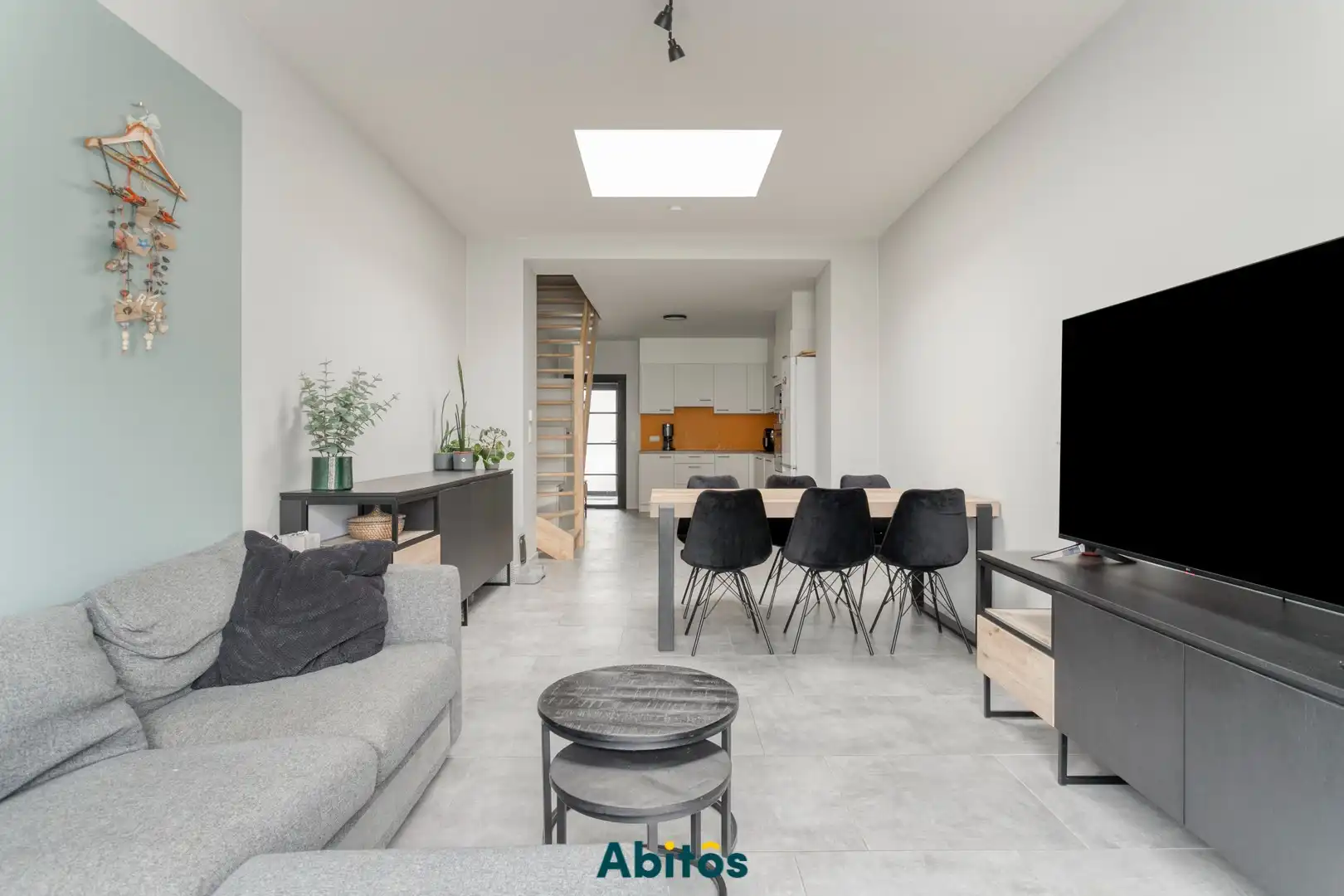 Instapklare woning met tuin op toplocatie in Mariakerke foto 6