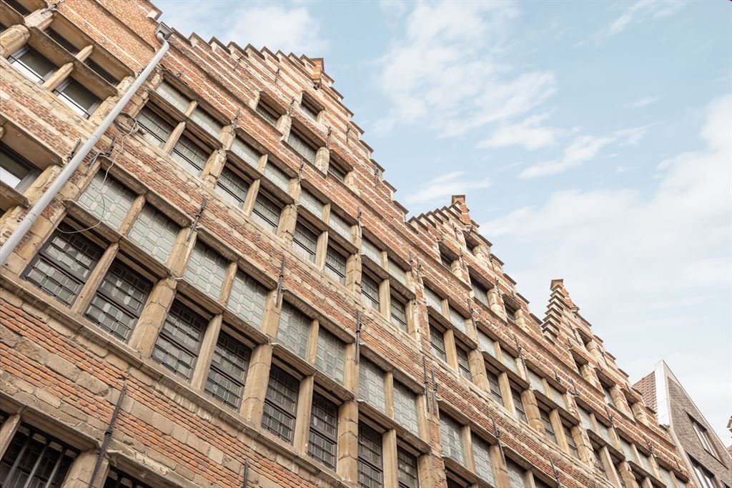  Uniek, karaktervol 14e eeuws gebouw in hartje centrum foto 28
