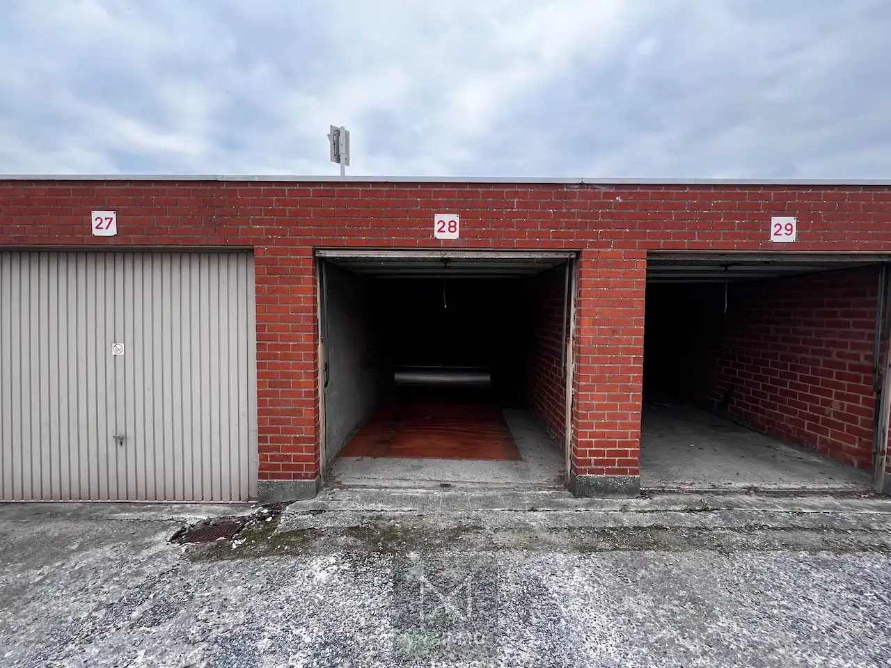 10 GARAGES TE KOOP IN HET CENTRUM VAN LAUWE foto 6