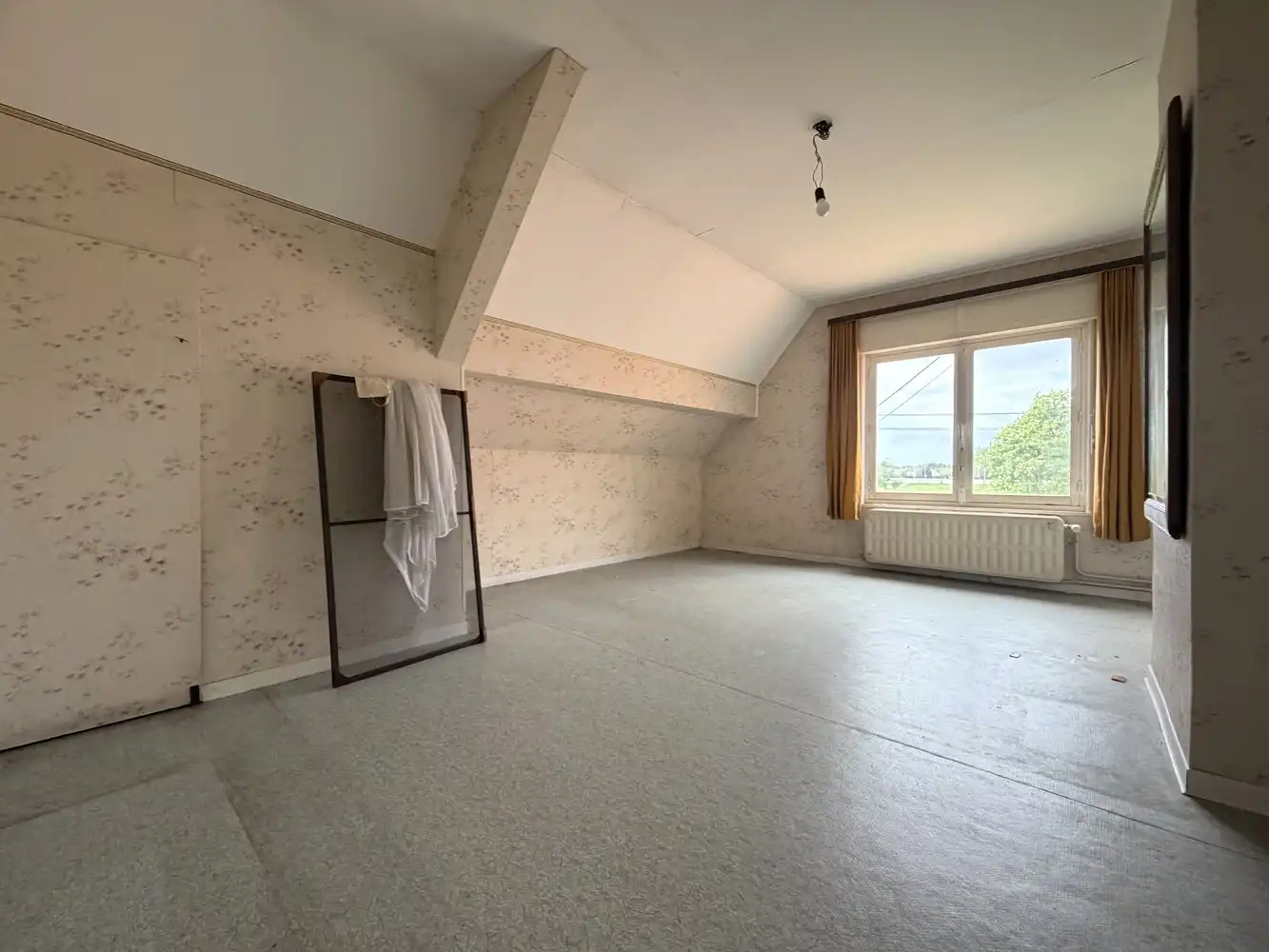 Op te frissen alleenstaande woning met riante tuin foto 16