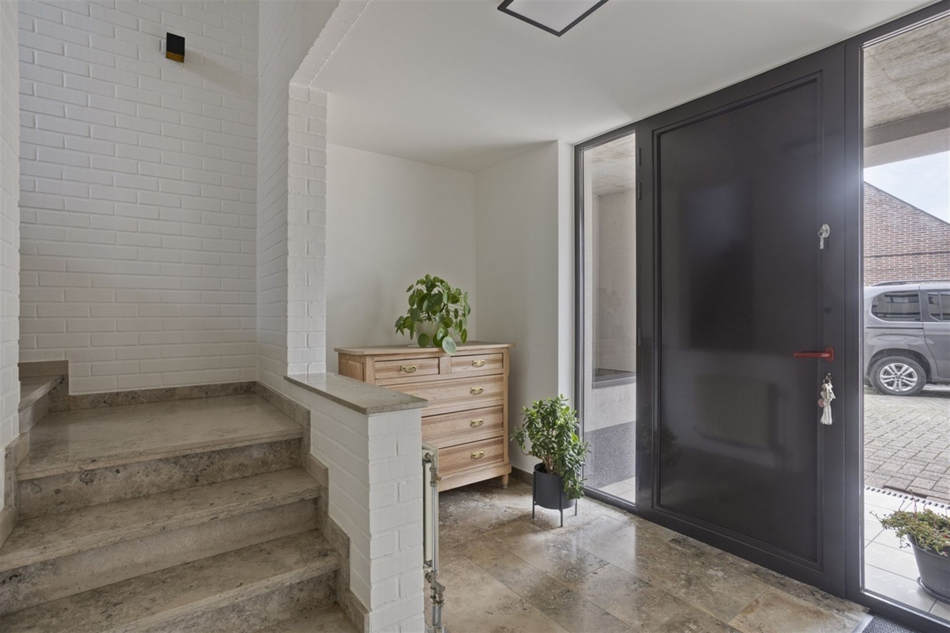 Riante Woning met 4 Slaapkamers foto 2