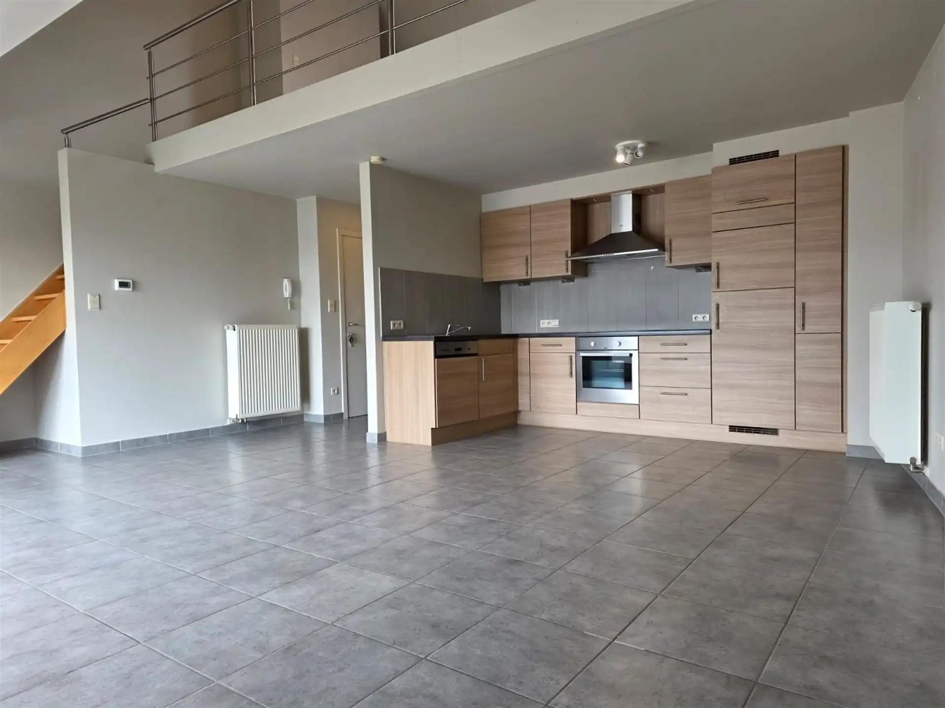 Instapklaar ruim en energiezuinig appartement met zuidgericht terras en garage foto 3