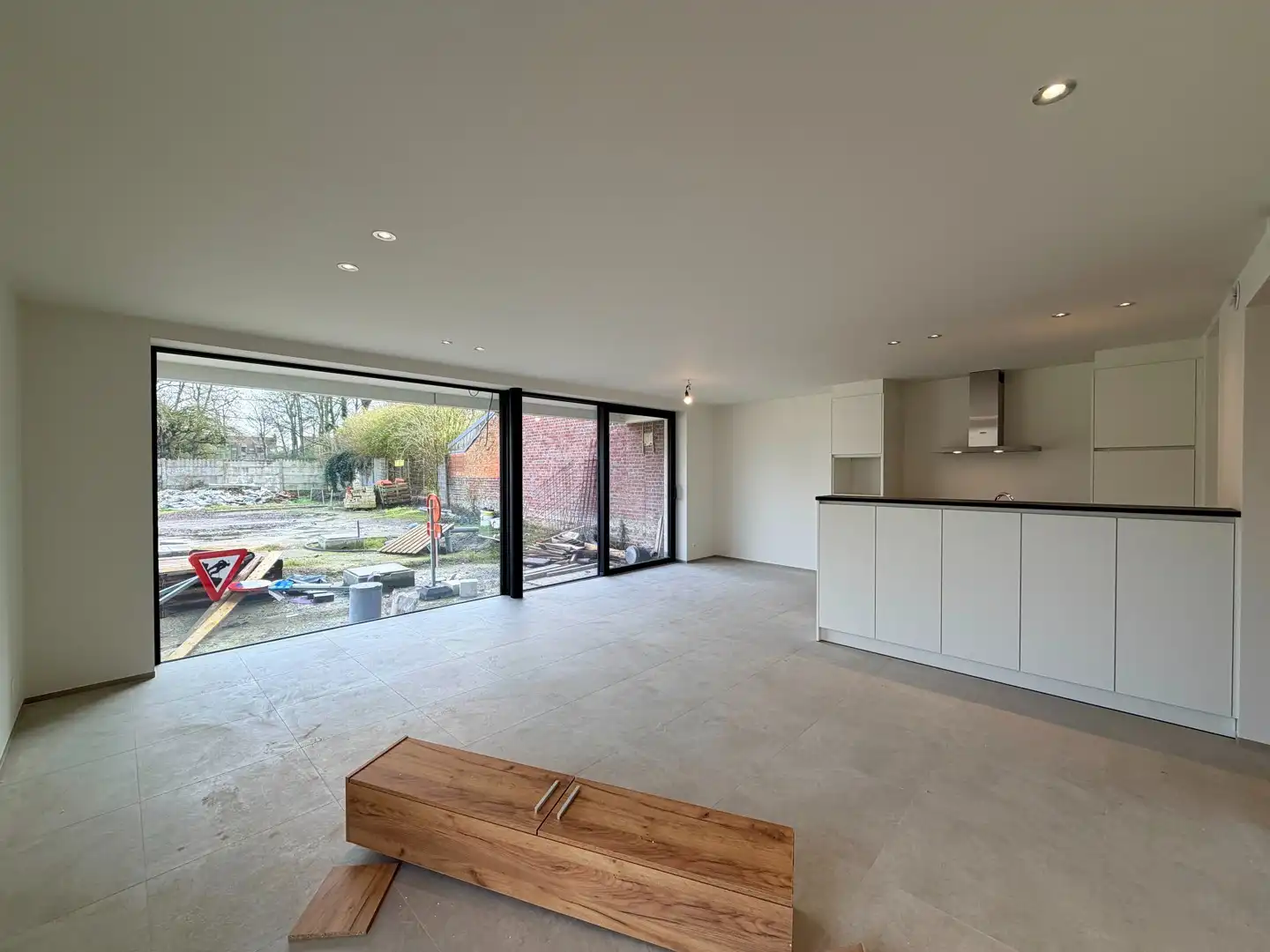 Gelijkvloers nieuwbouwappartement met uitzonderlijk E-peil te centrum Tielt! foto 2