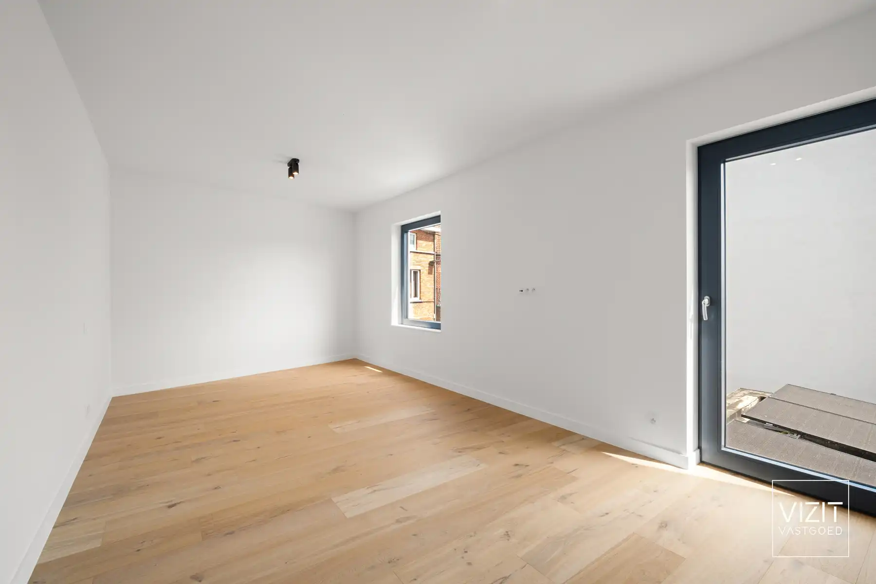 Hoogwaardig afgewerkte moderne stadswoning met patio foto 6