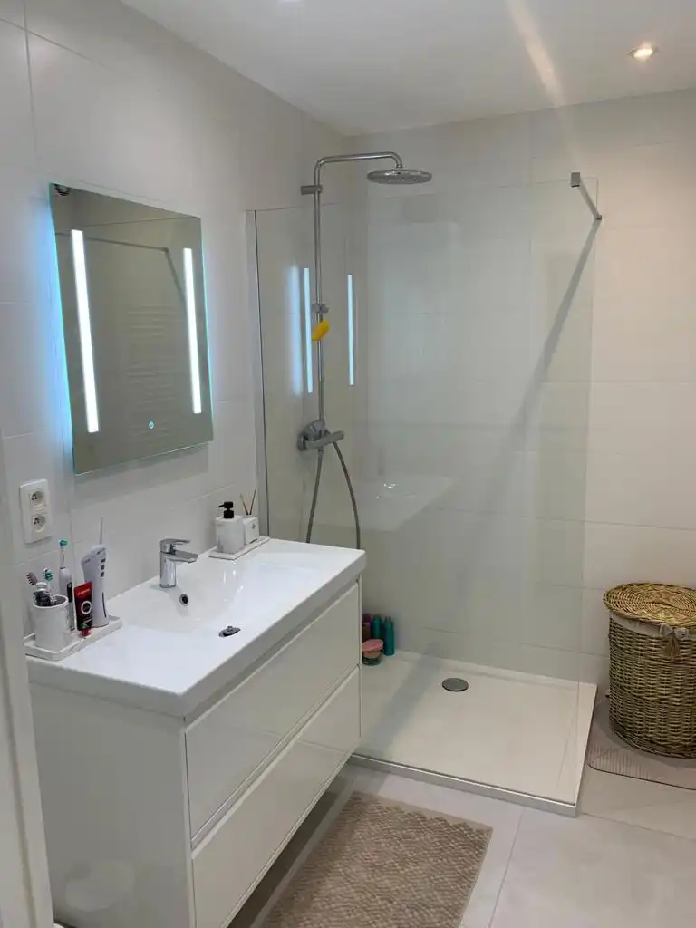 Instapklaar 2 slaapkamer appartement op 1ste verdieping foto 10