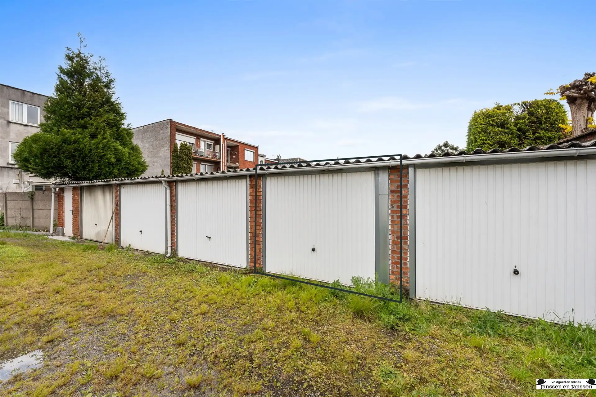 Op te frissen appartement met twee slaapkamers foto 14