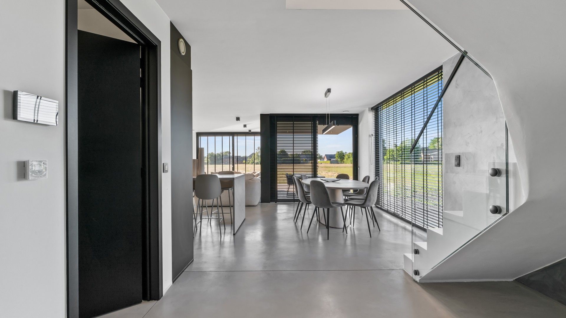 Luxueuze nieuwbouwwoning met handelsruimte/bureel te Genk foto 22