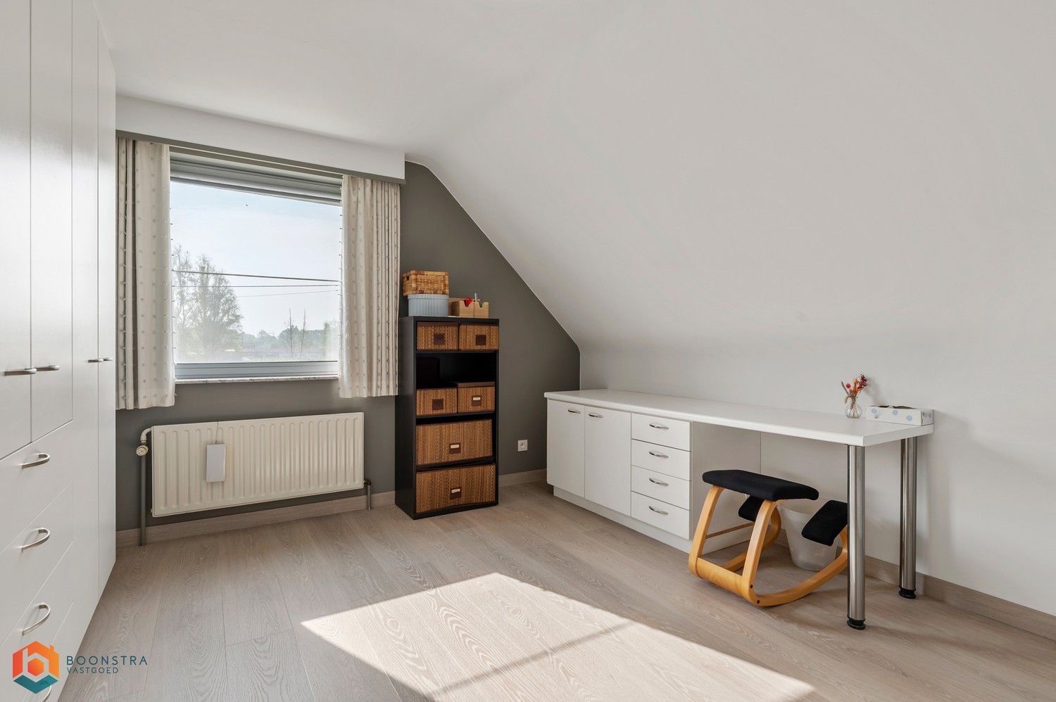 Stijlvolle villa met prachtige tuin, 3 slaapkamers en mogelijkheid tot vrij beroep foto 24