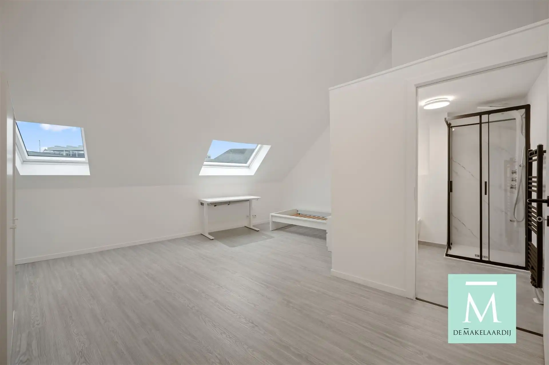 STUDENTS ONLY! Gemeubelde studentenkamer in hartje Mechelen - EERSTE BEWONING NA RENOVATIE  foto {{pictureIndex}}