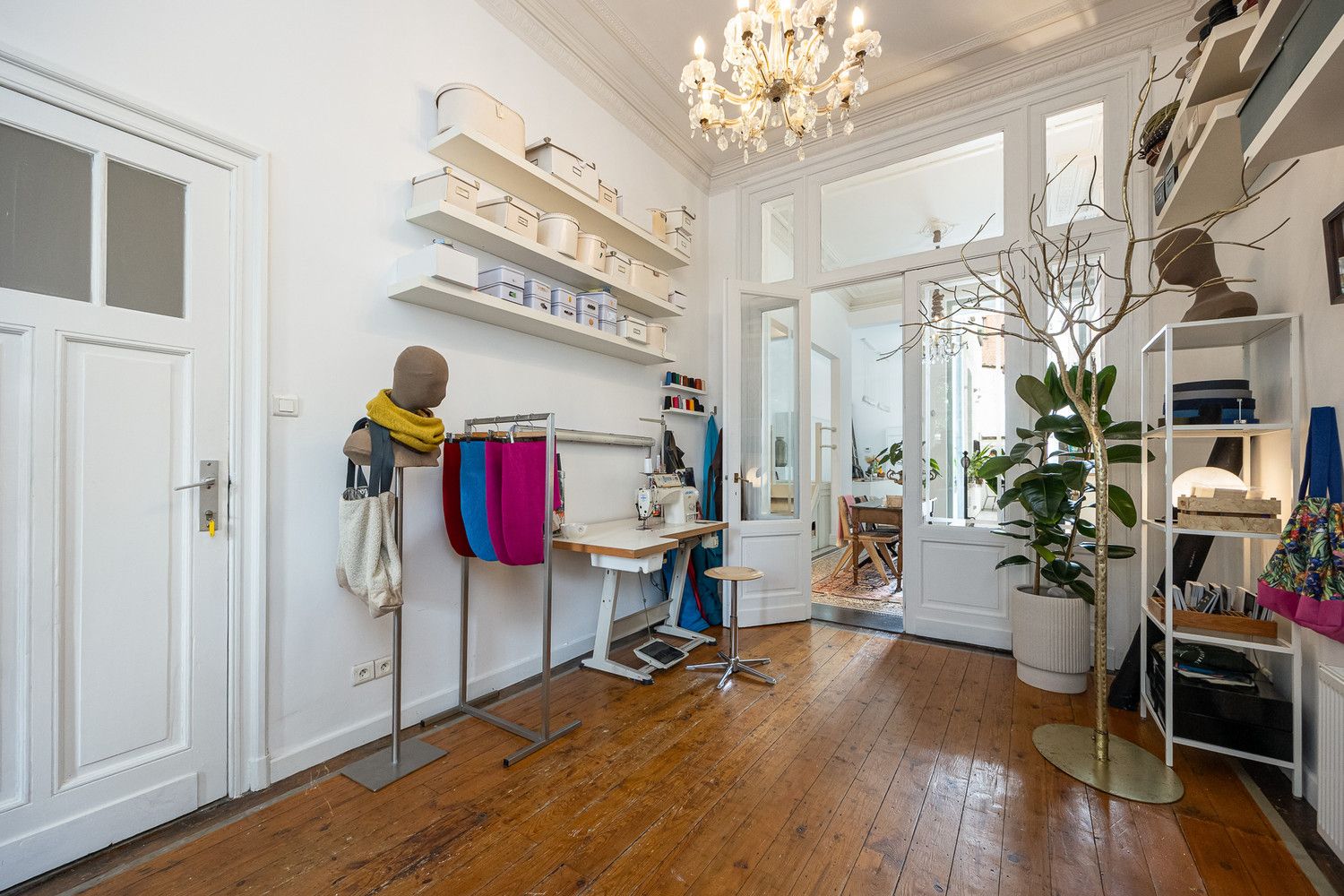 Prachtige gerenoveerde herenwoning van 341 m² in hartje Antwerpen met tal van mogelijkheden: combi wonen/werken of gedeeltelijke verhuurmogelijkheden foto 4