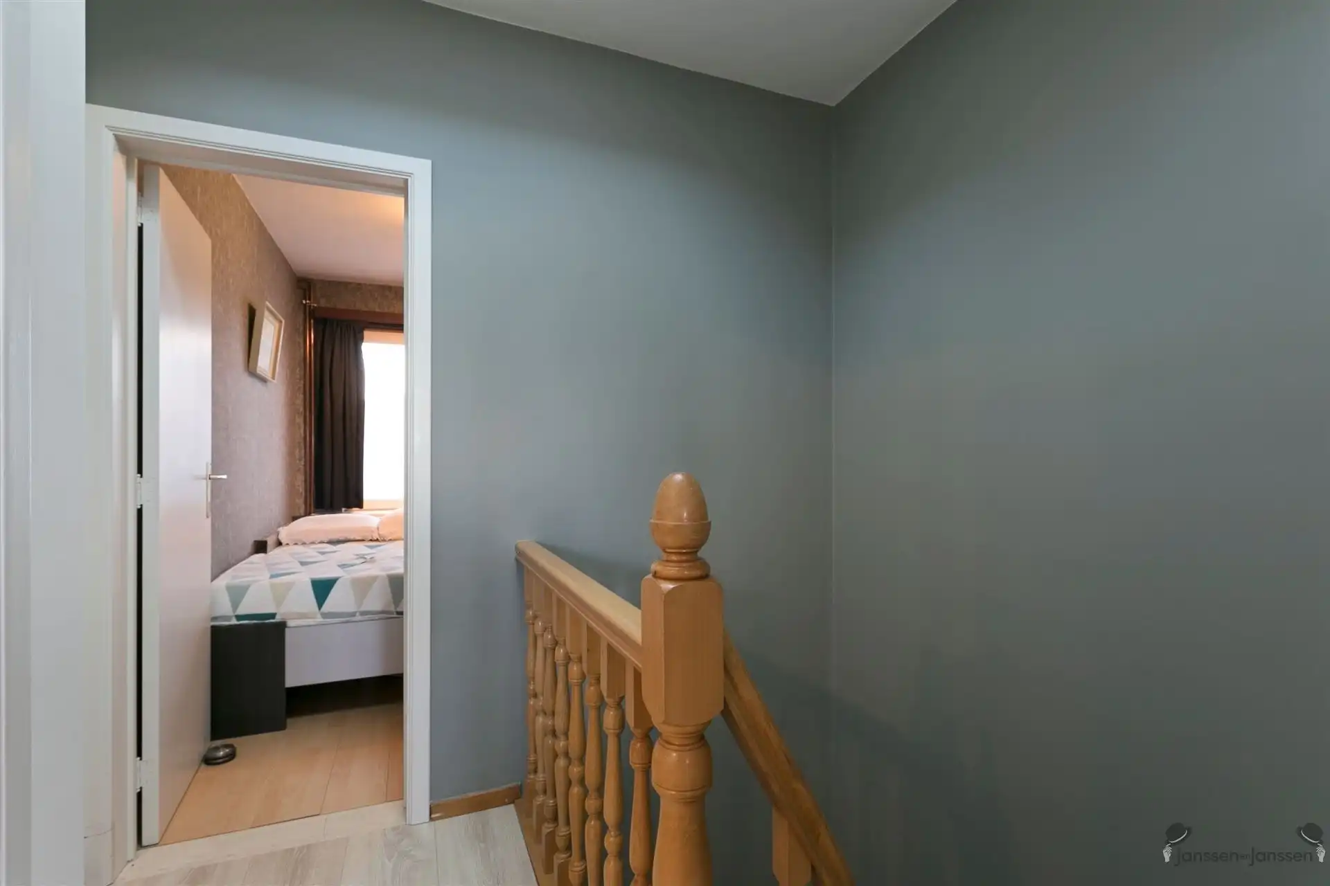 Prachtige bel-etage in een rustige buurt te Hoevenen foto 9