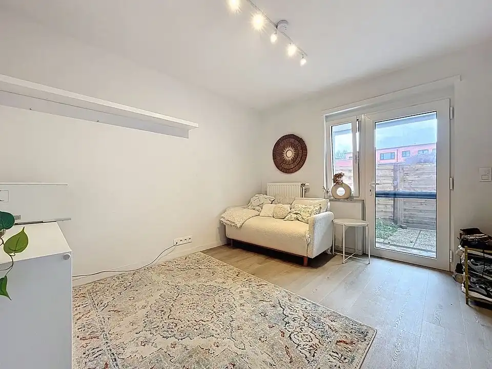 Gerenoveerd hoekappartement GLV  (2 slpks + dressing/bureau/babykamer) met tuin en garage foto 25