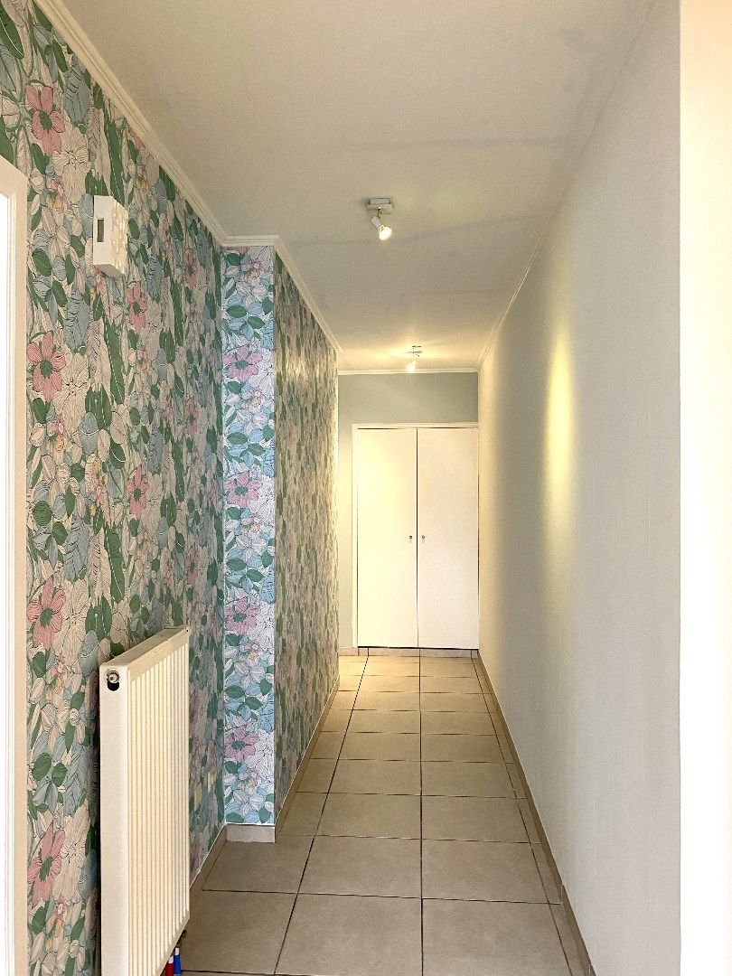 INSTAPKLAAR GELIJKVLOERS APPARTEMENT MET 2 SLPKS EN TERRAS foto 3