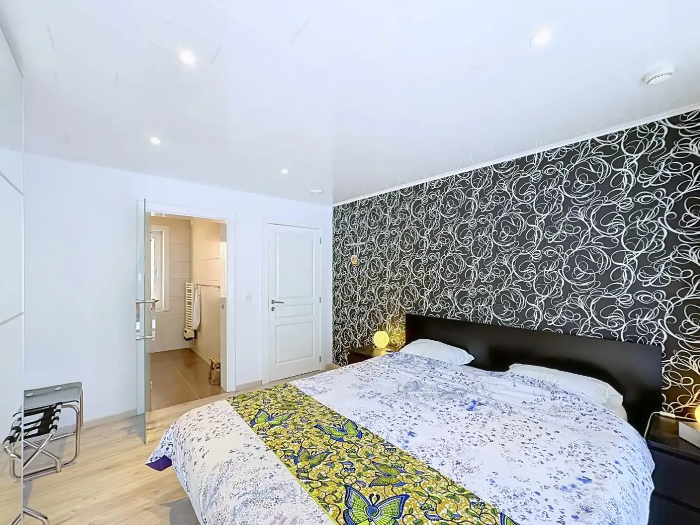 Ruime en centraal gelegen woning met dubbele garage foto 16