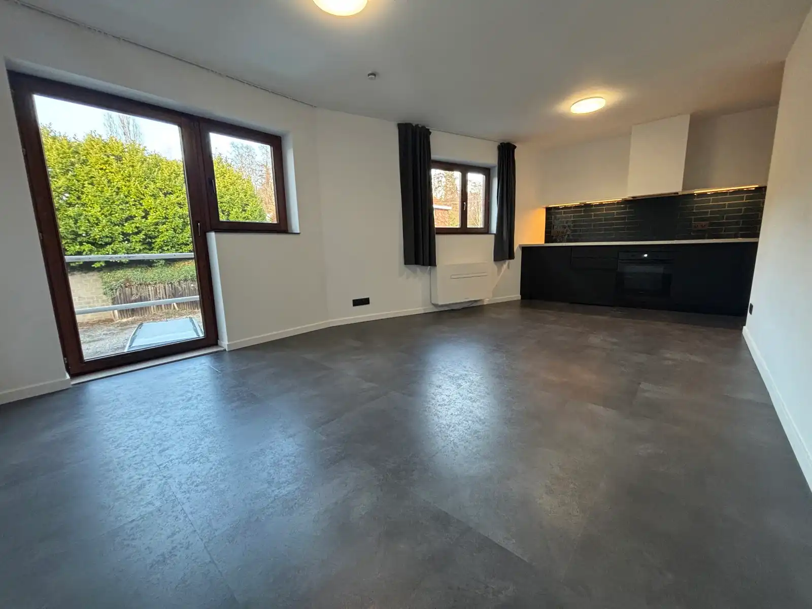 Moderne studio inclusief autostaanplaats foto {{pictureIndex}}