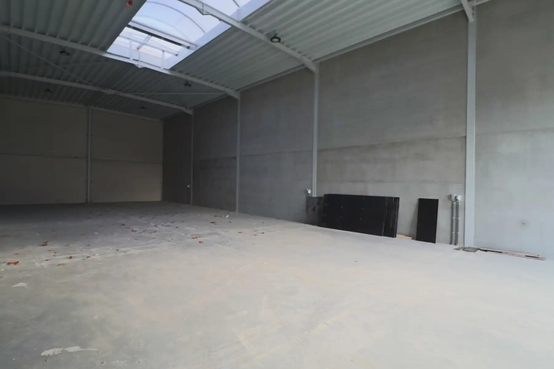 Een nieuwbouw opslag- / bedrijfsruimte van 275 m². foto 4