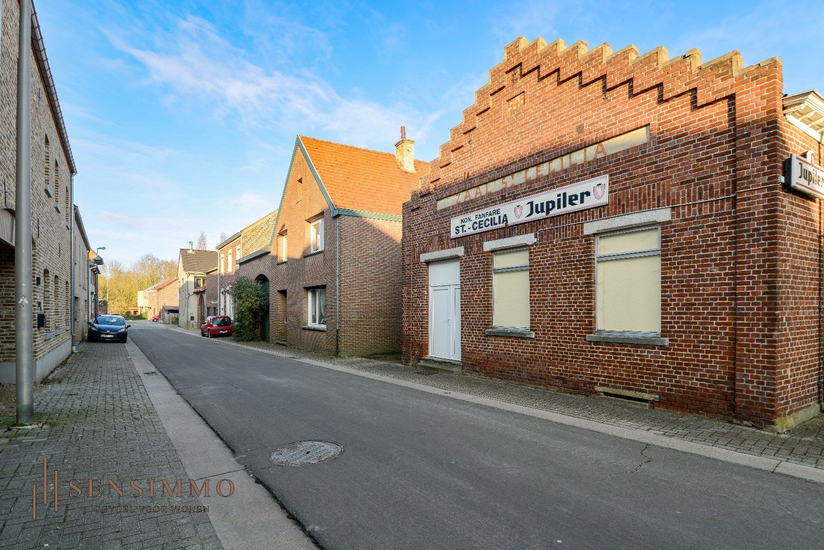 Woonhuis, feestzaal, tuin, boomgaard te koop in Maasmechelen foto 2