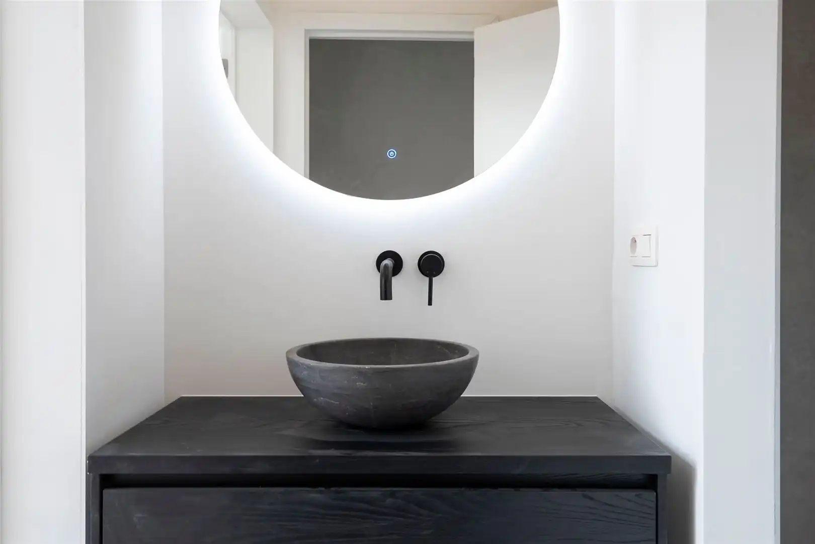 Majestueus burgerhuis met studio foto 16