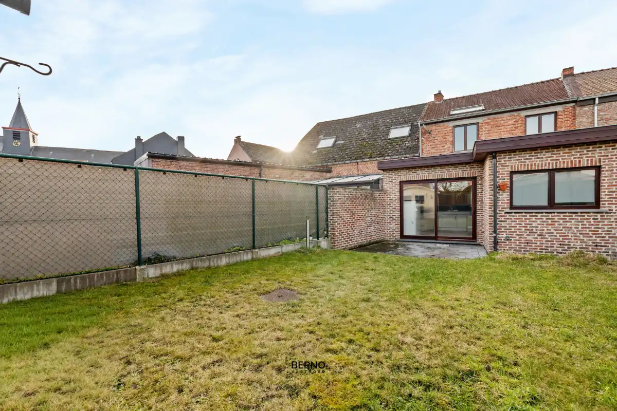 Charmante rijwoning dorpskern Denderbelle. foto 17