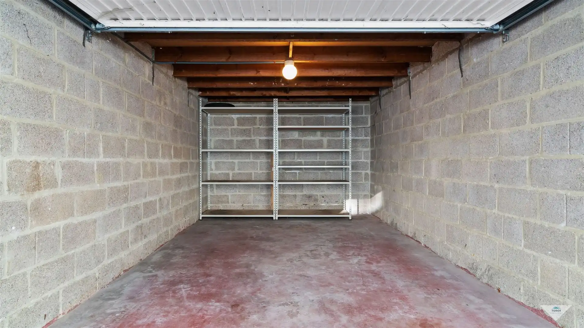 Lichtrijk appartement met garagebox foto 13