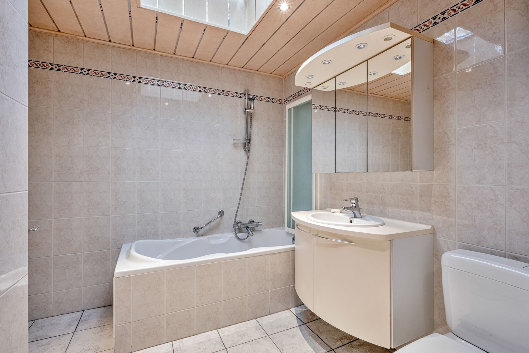 Te renoveren woning met stadstuin & 3slpks foto 9