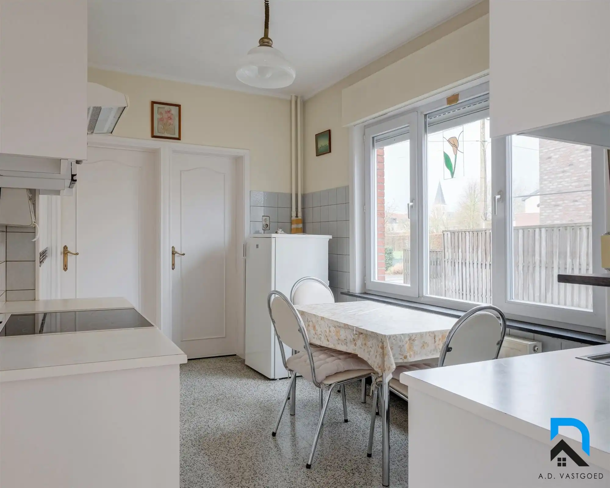 Mooie woning met grote tuin foto 9