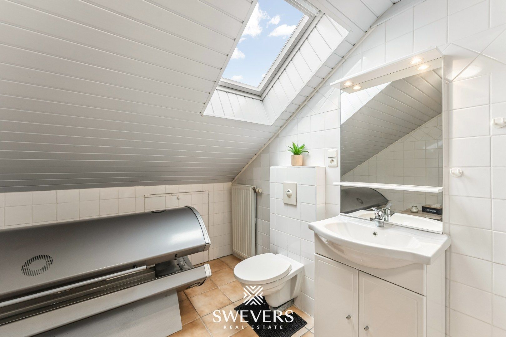 Instapklare gezinswoning met 5 slaapkamers en zonnige tuin te Genk foto 24