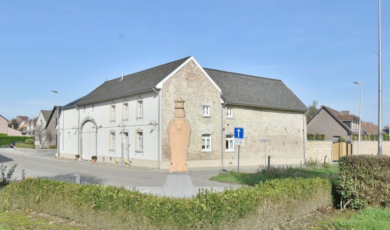Luxueuze hoeve met schitterende binnenplaats en zwemvijver op een idyllische, natuurrijke locatie te Tongeren foto 4