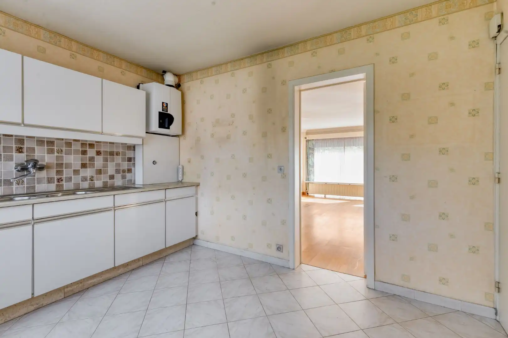 Ruime woning met 3 slaapkamers en garage! foto 9